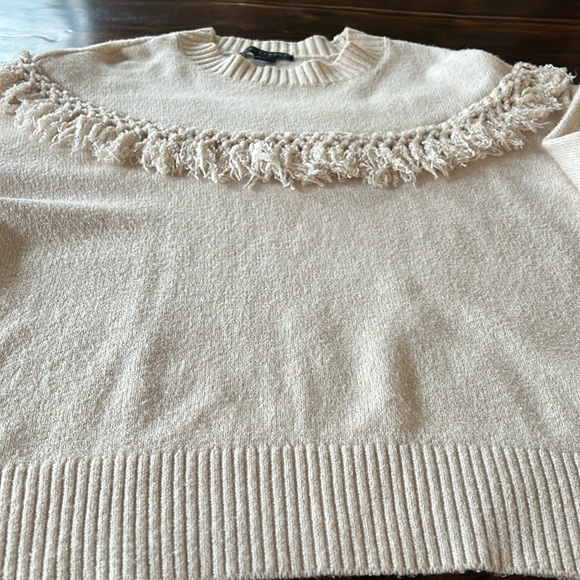 Sanctuary Cream Sweater with Tassels size Medium - Picture 11 of 13